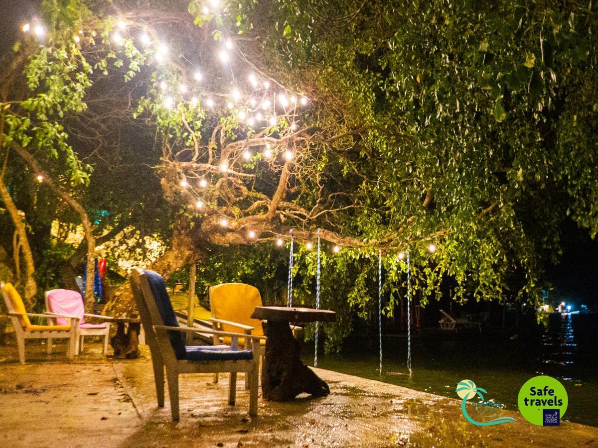 Cabanas Marias Lakefront Hotel Bacalar Exterior foto
